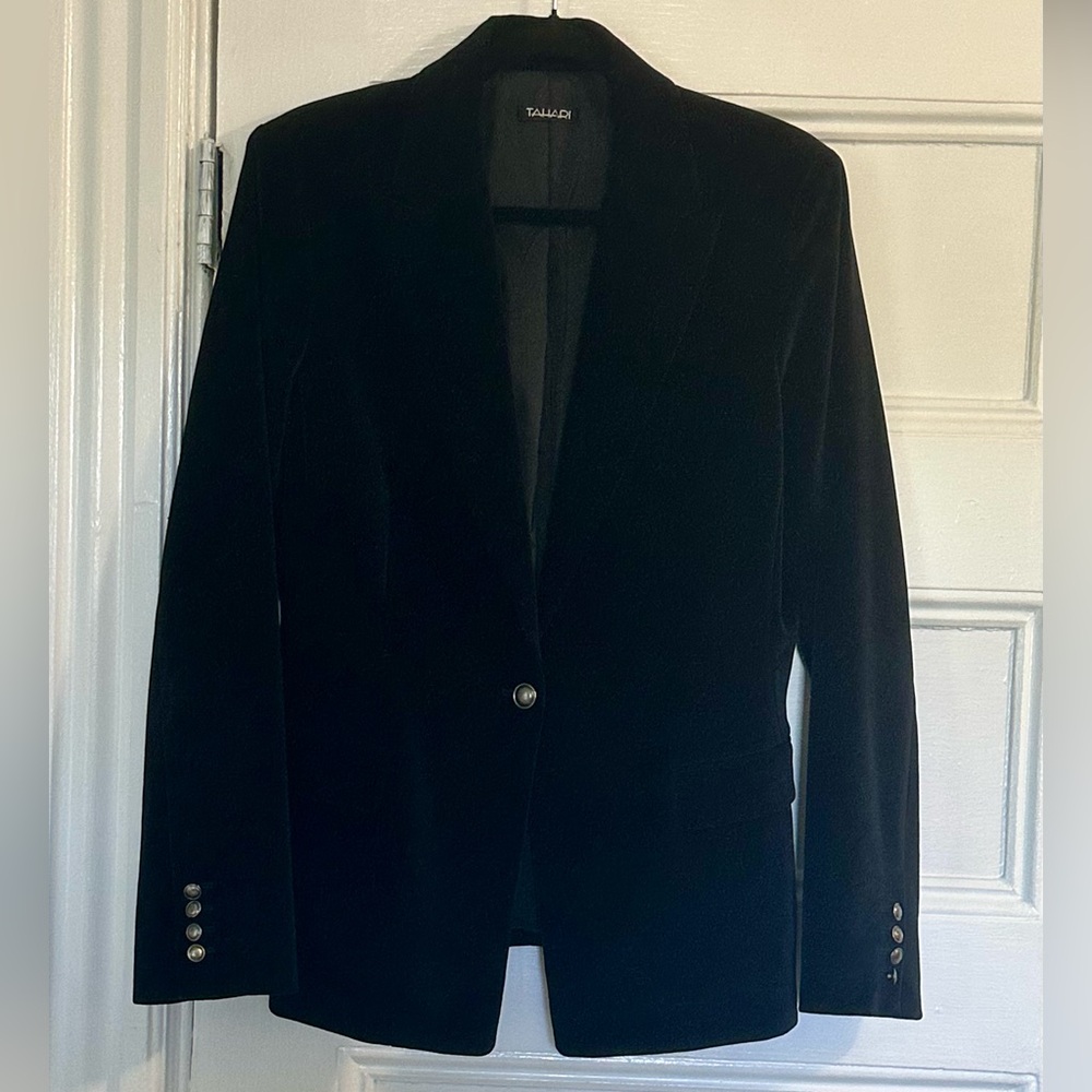 EUC Elie Tahari Women's Size 12 Black Crushed Velvet Blazer Single Silver Button